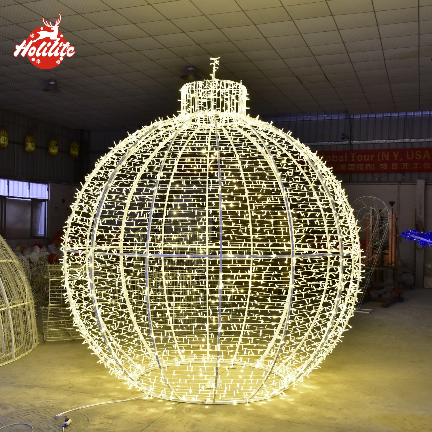 Golden large ball motif light with waterproof LED string lights for outdoor winter displays