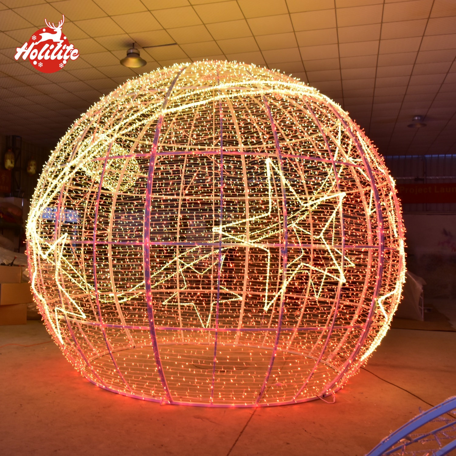 Grandes boules LED pour la décoration des parcs d'attractions en hiver