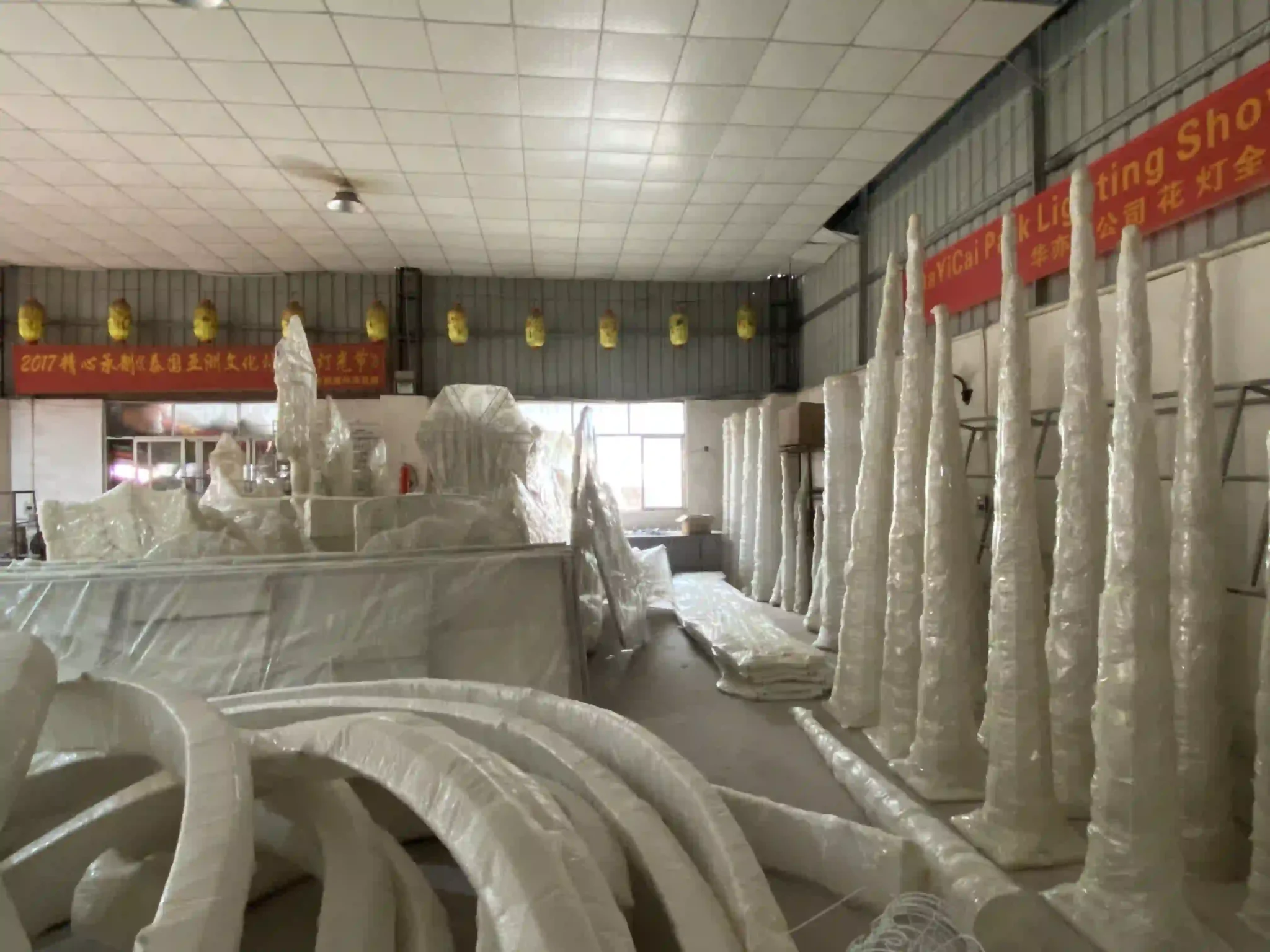 Large decorative lighting project prepared for overseas transport