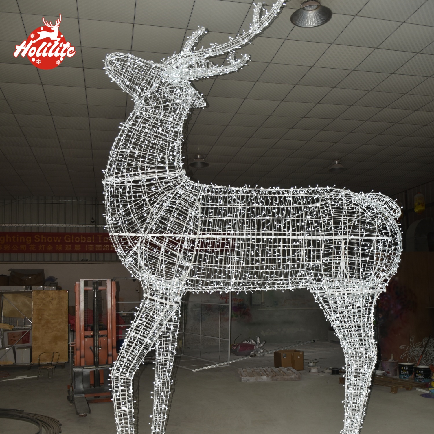 Sculpture lumineuse en forme de renne avec cadre galvanisé et lampes LED étanches pour la décoration de festivals en plein air