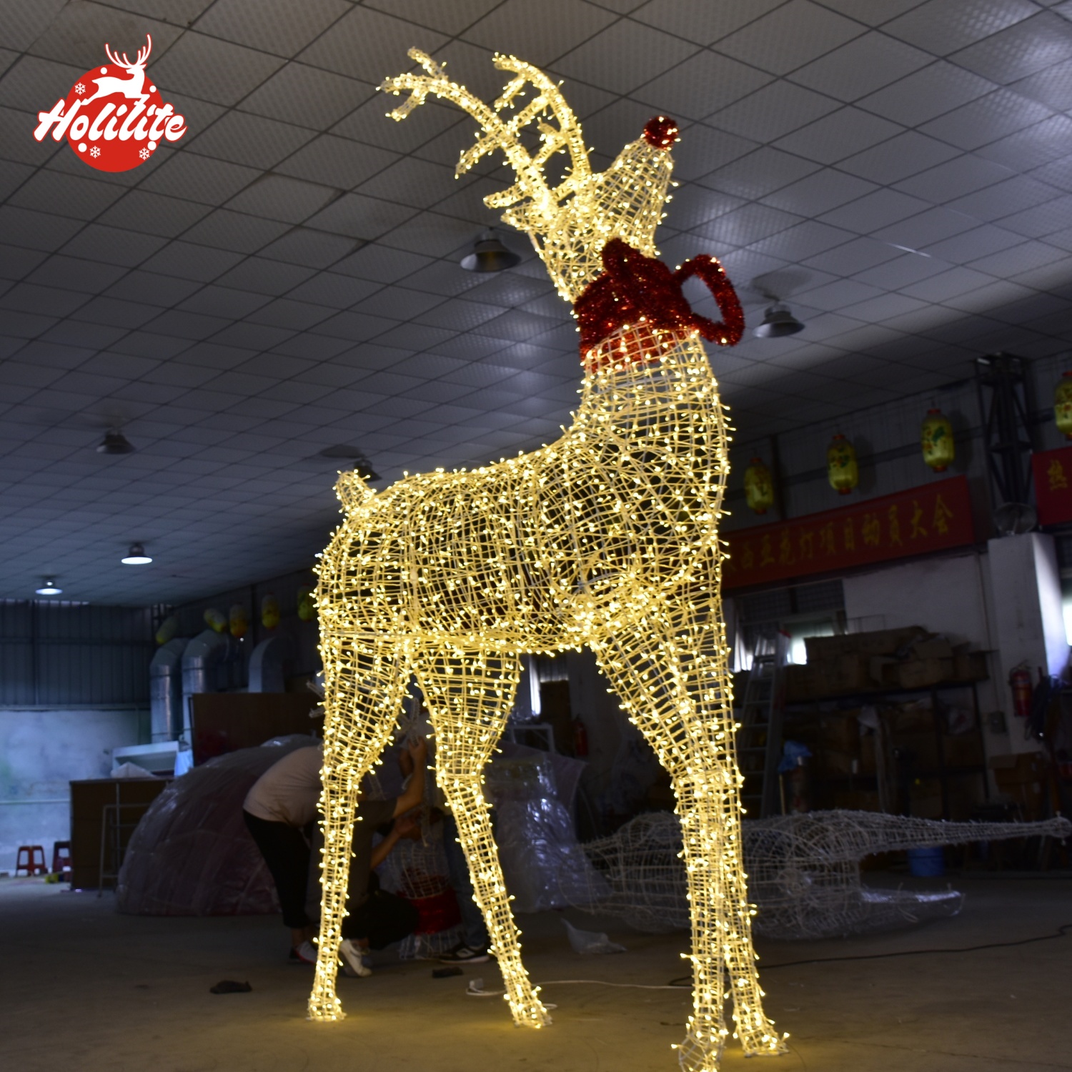 Décoration lumineuse géante en forme de renne doré pour les parcs d'attractions de vacances