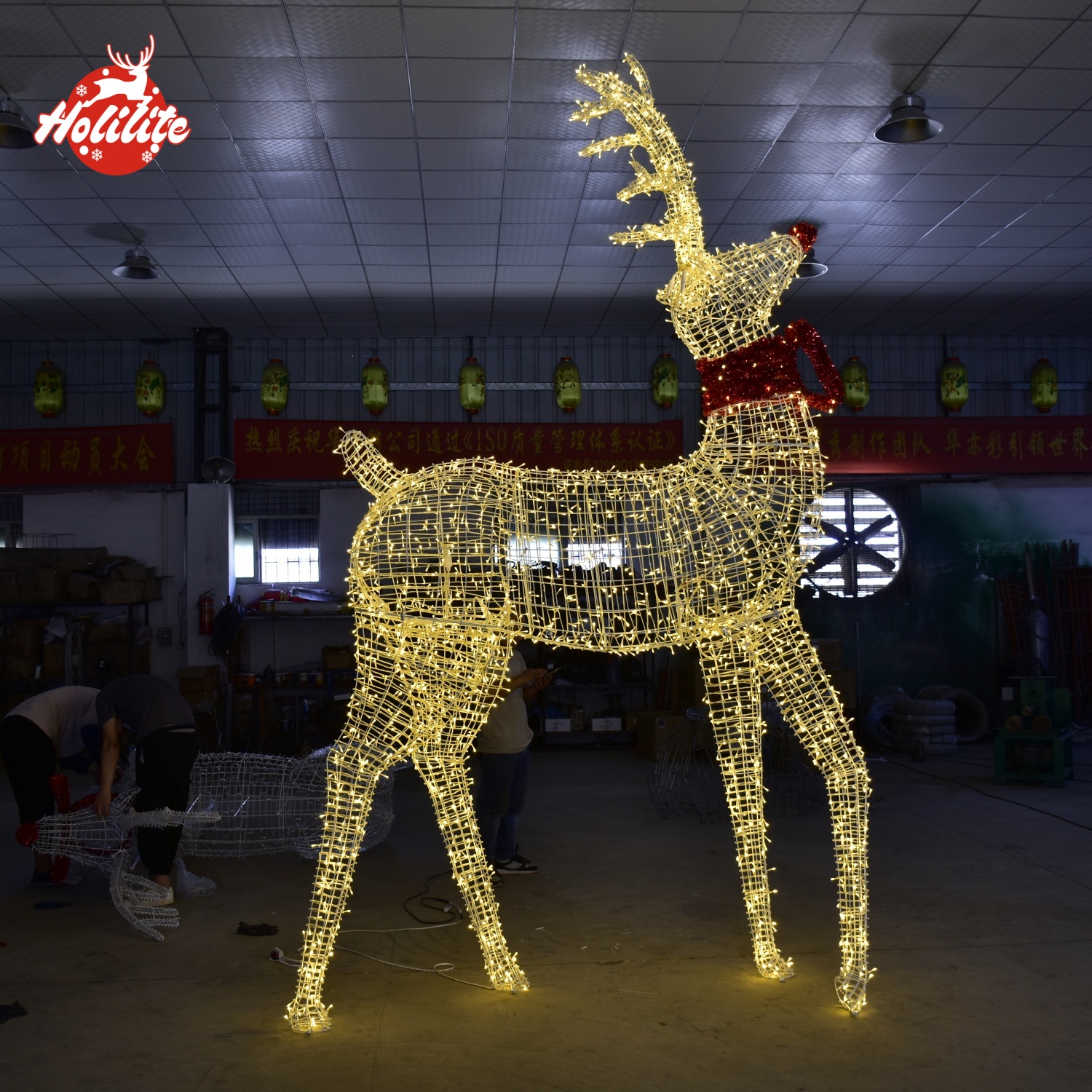 Installation de guirlandes lumineuses de Noël de qualité commerciale pour les parcs et les places publiques