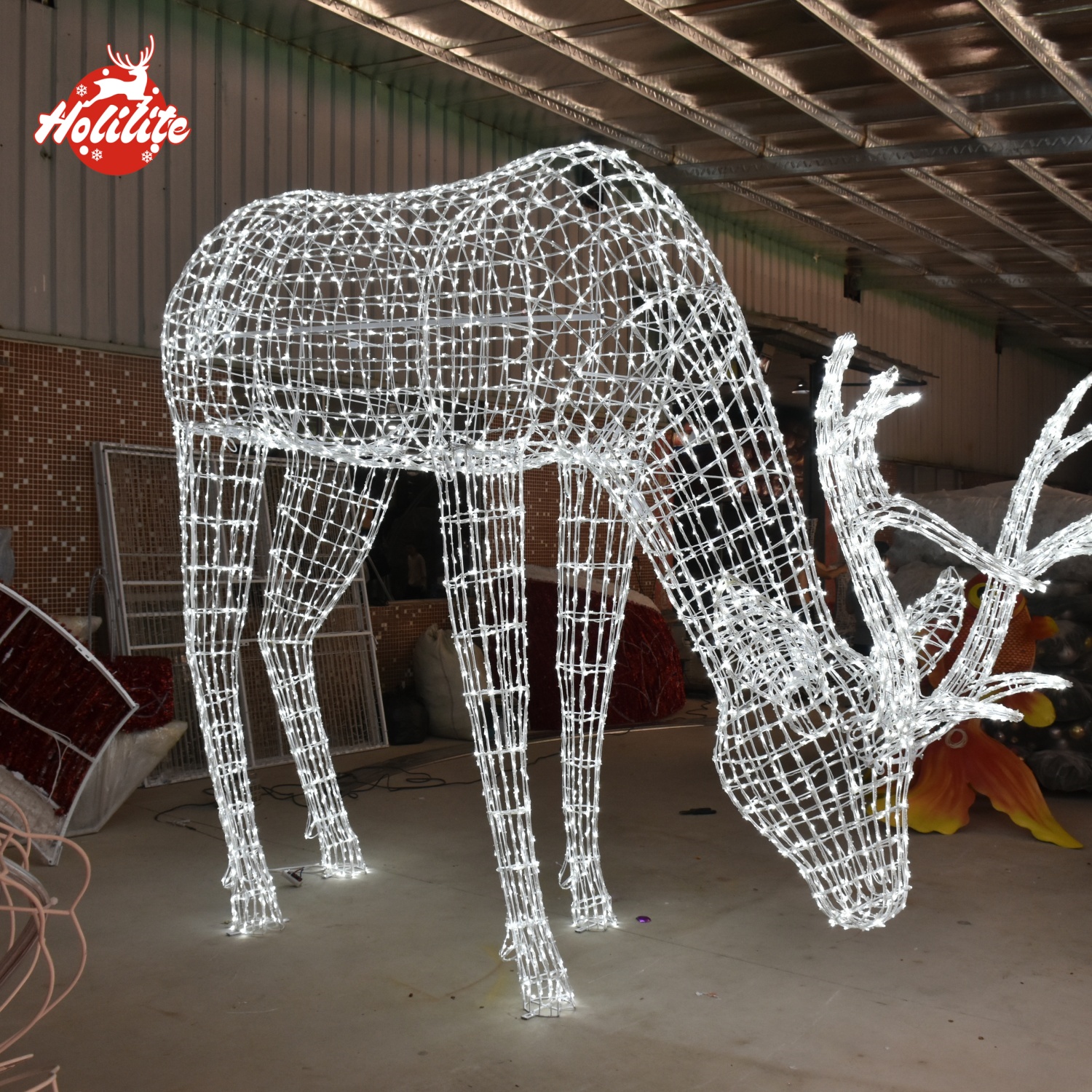 Sculpture lumineuse de rennes de quatre mètres de haut pour les parcs et les parcs à thème