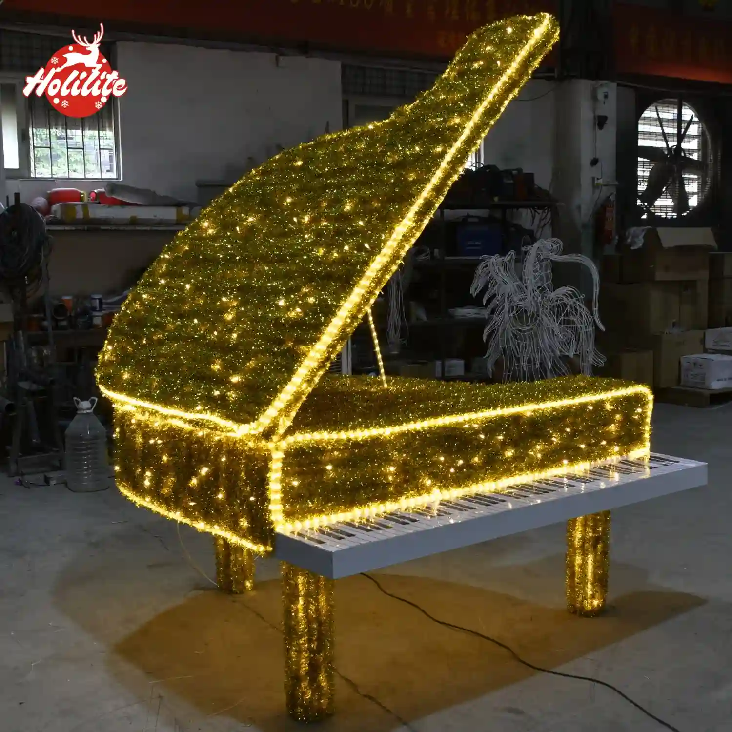 Festive Piano-Shaped LED Light (4)