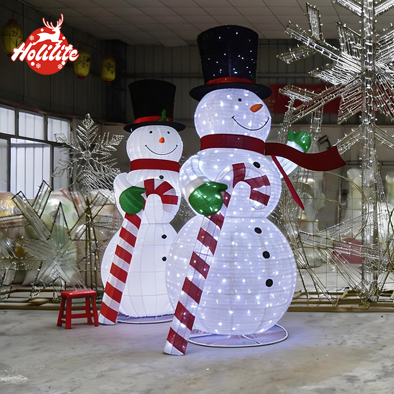 Customizable pop-up snowman decoration for indoor and outdoor Christmas display