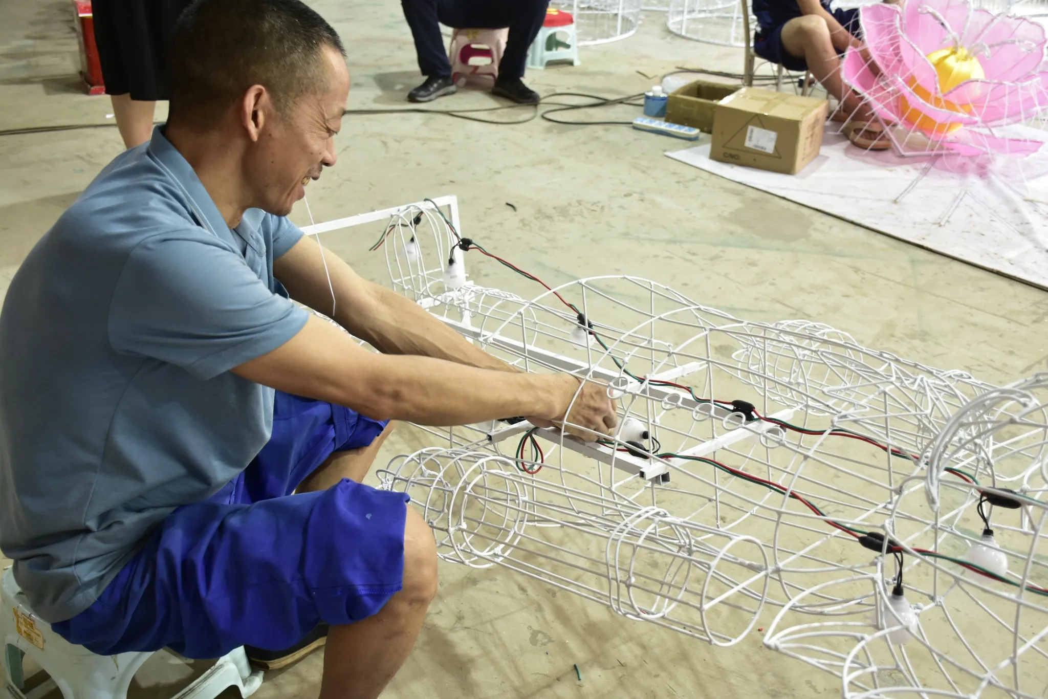 Atelier de fabrication de la lanterne de Noël Casse-Noisette Soldat cadre métallique