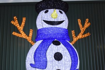 Commercial snowman light sculpture with glitter fabric and waterproof LED lighting