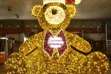 How LED Christmas Bear Decorations Are Made (2)