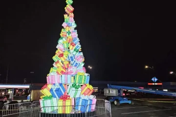 extra large outdoor lighted Christmas decorations